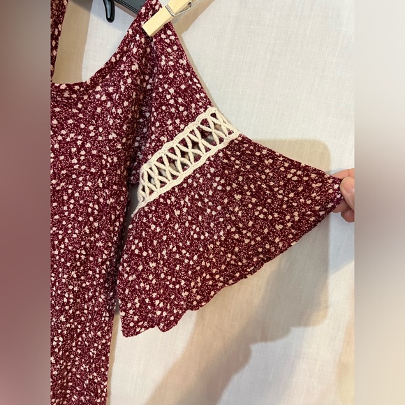 MOSSIMO COLD SHOULDER TOP EUC - Picture 2 of 7